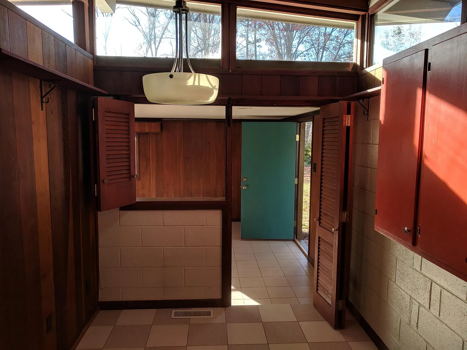 5 bed, 3.5 bath, 2700 sqft, $2,950 — Photo 4