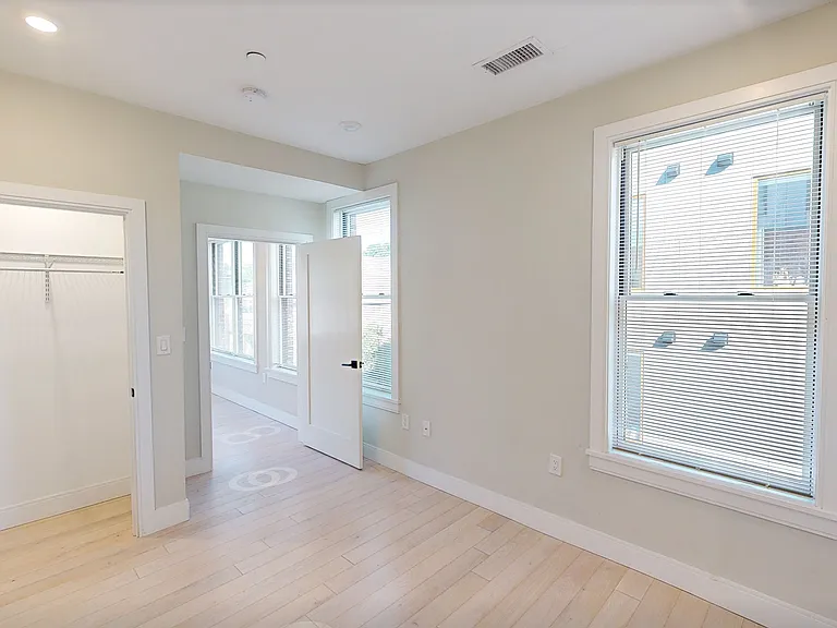 197 Green St #306 — Photo 9