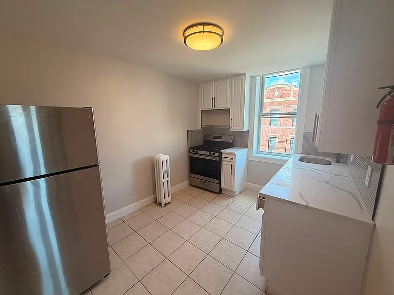 403 53rd St #22R — Photo 1