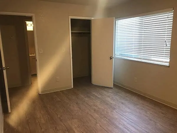 305 W Acacia St #1 — Photo 1