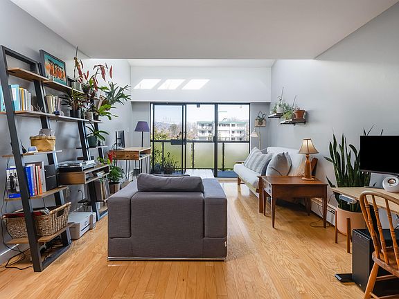 3rd image of 1345 W 15th Ave #312