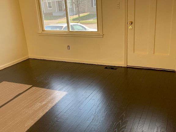 living room, hardwood floors