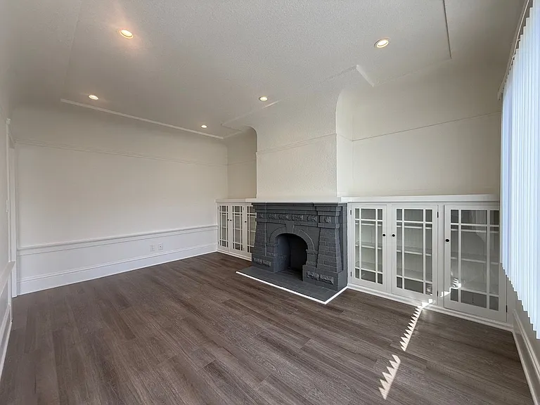 1052 Jamestown Ave — Photo 5
