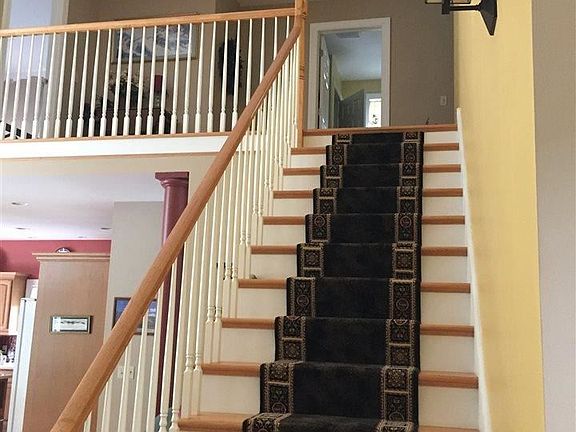 5th image of 5 Sanford Ln