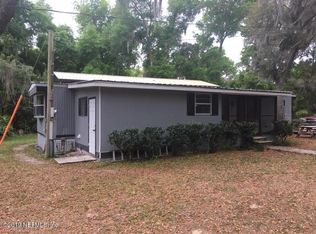 134 E Sunnyside Beach Rd, Hawthorne, FL 32640