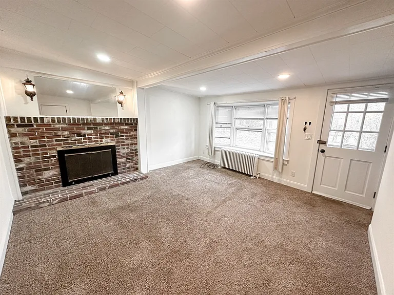 6 Laurel St — Photo 3