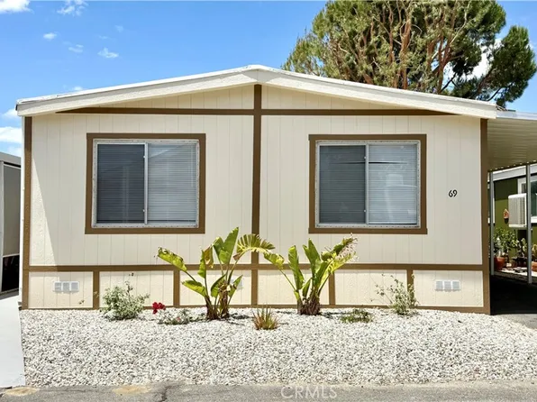 881 N Lake St #69, Hemet, CA 92544