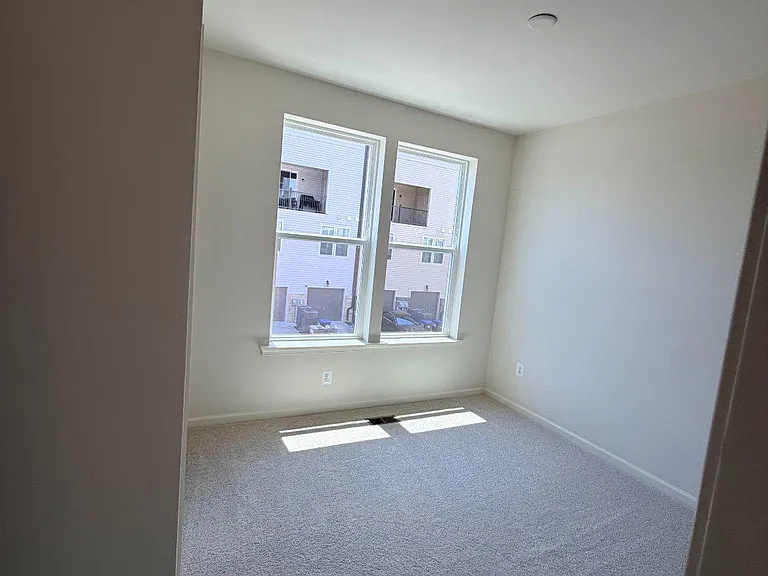 2548 Neabsco Common Pl — Photo 29
