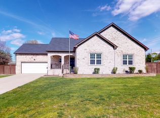 809 Redwood Cir, Columbia, TN 38401