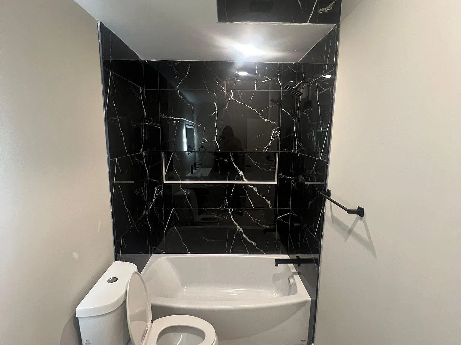 2 bed, 1.5 bath, 1400 sqft, $1,899 — Photo 4