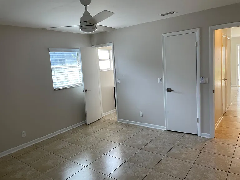 6606 S Monroe St — Photo 10