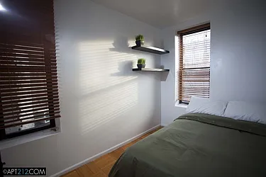 Rented by Robyn Lee, LREB