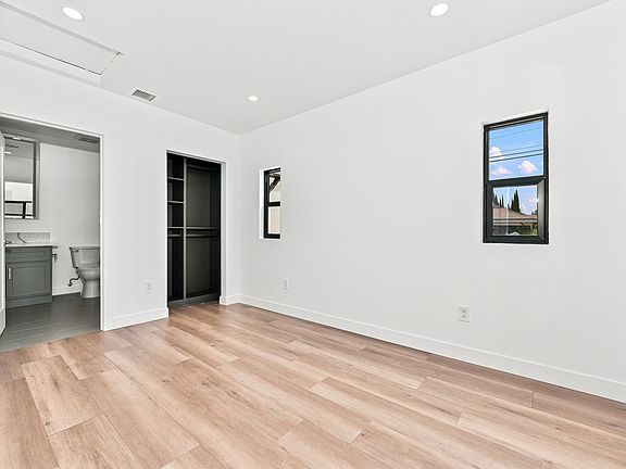 5th image of 18743 Covello St
