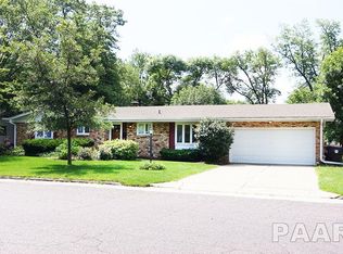2710 W Bacon Dr, Peoria, IL