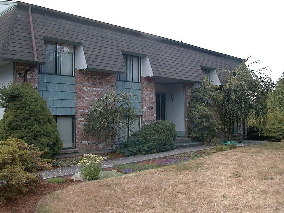 1st image of 6105 NE 194th Pl