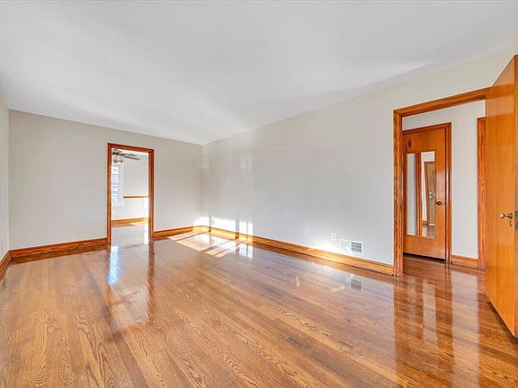 2nd image of 7241 Estes St