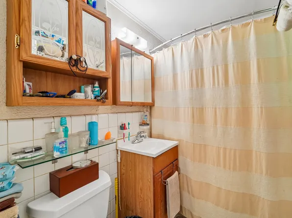 1705 Wood Ave APT C1, Roselle, NJ 07203