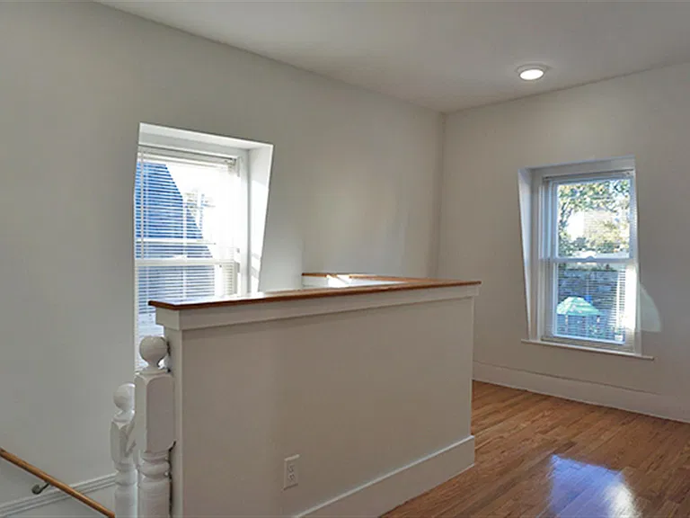2 Osgood St — Photo 9