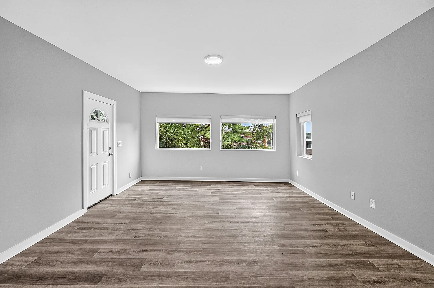 2 bed, 770 sqft, $1,750 — Photo 2