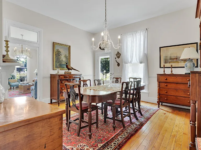 221 N Walnut St — Photo 7