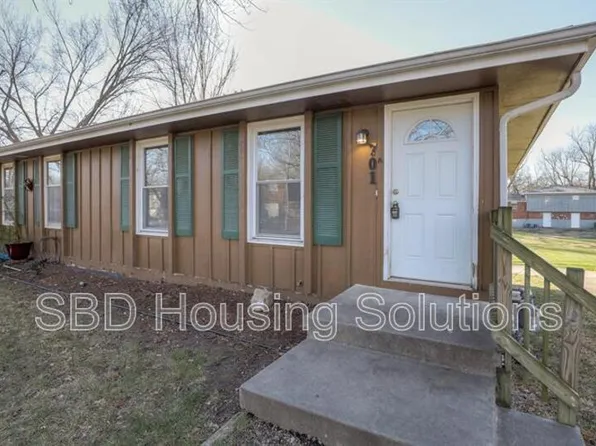 701 NE Columbus St APT A, Lees Summit, MO 64063