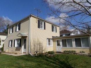 5608 Arbutus Ct, Greendale, WI 53129