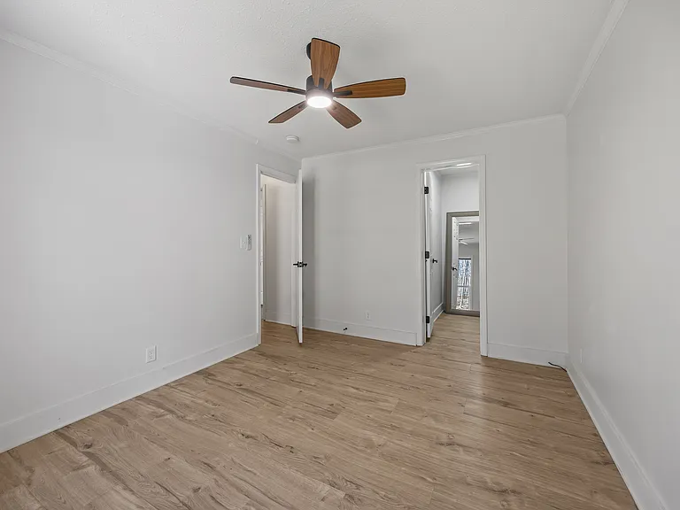 3057 Fountainview Ave — Photo 29