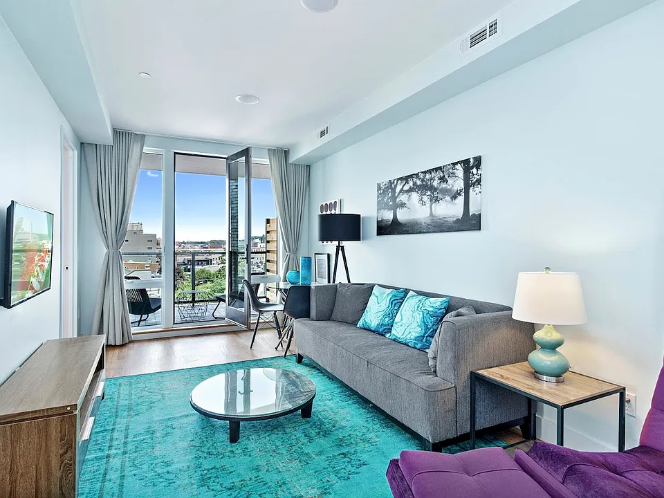 1059 Manhattan Ave #6A