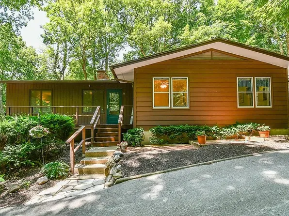 211 Spring Valley Ln, West Lafayette, IN 47906