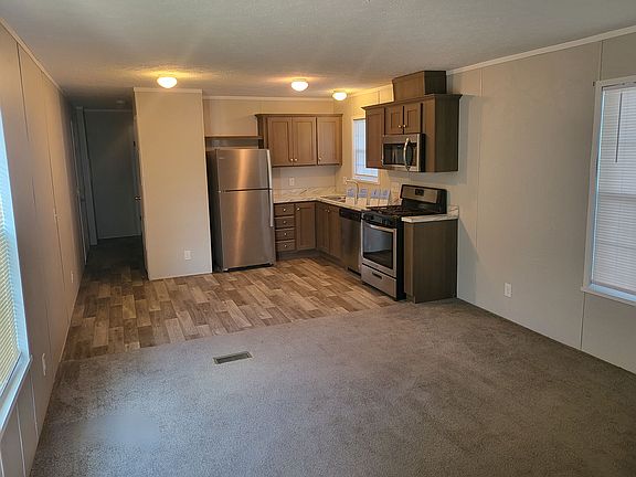 2nd image of 2316 Dogwood St #27