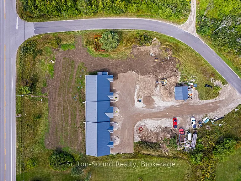 18 Maple Golf Cres #4 — Photo 36