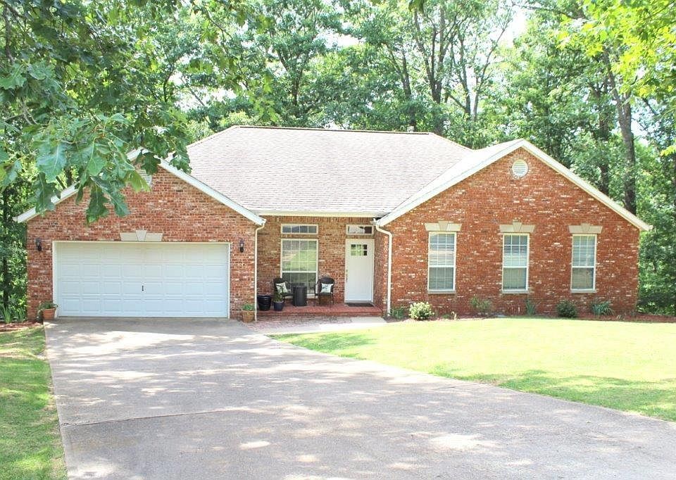1st image of 114 E Woodcliff Ln