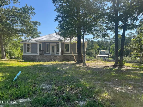 2508 Bahama Dr, Gautier, MS 39553