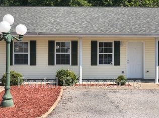 605 1/2 Old Creal Springs Rd, Marion, IL 62959