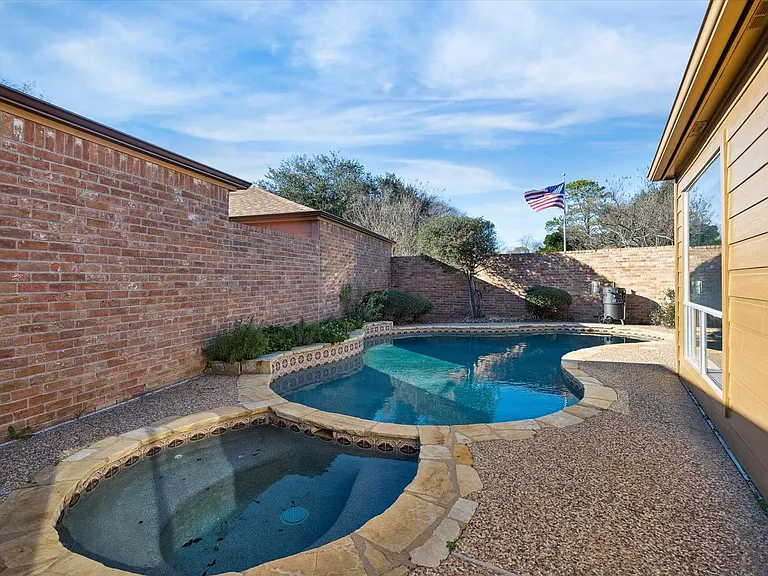 6803 Enns Ln — Photo 18