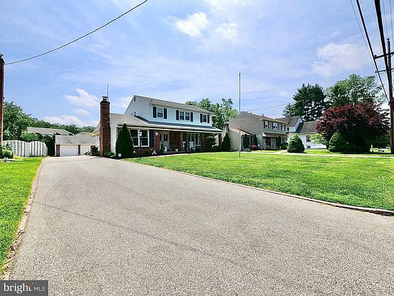 3rd image of 615 Highland Ave
