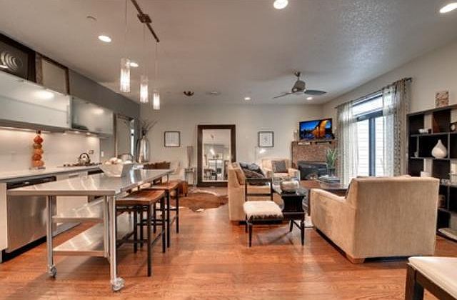 1st image of 2818 Aldrich Ave S #103