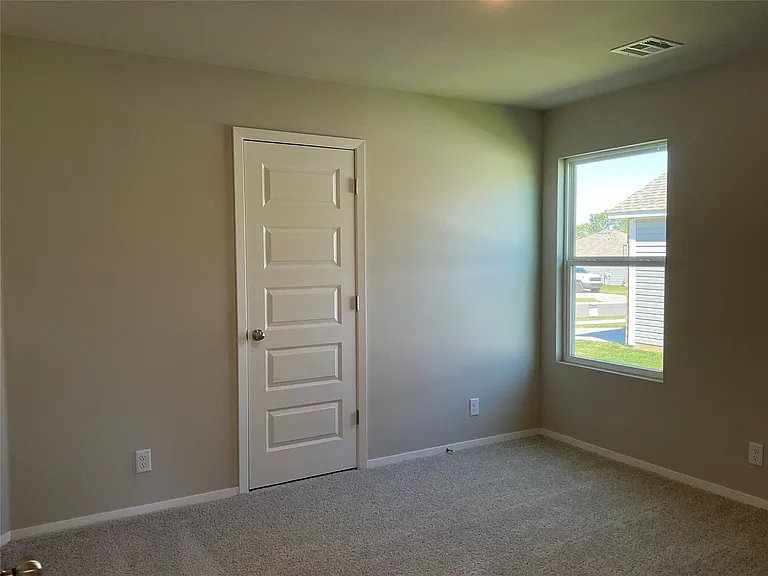 1105 W Abilene Rd — Photo 19