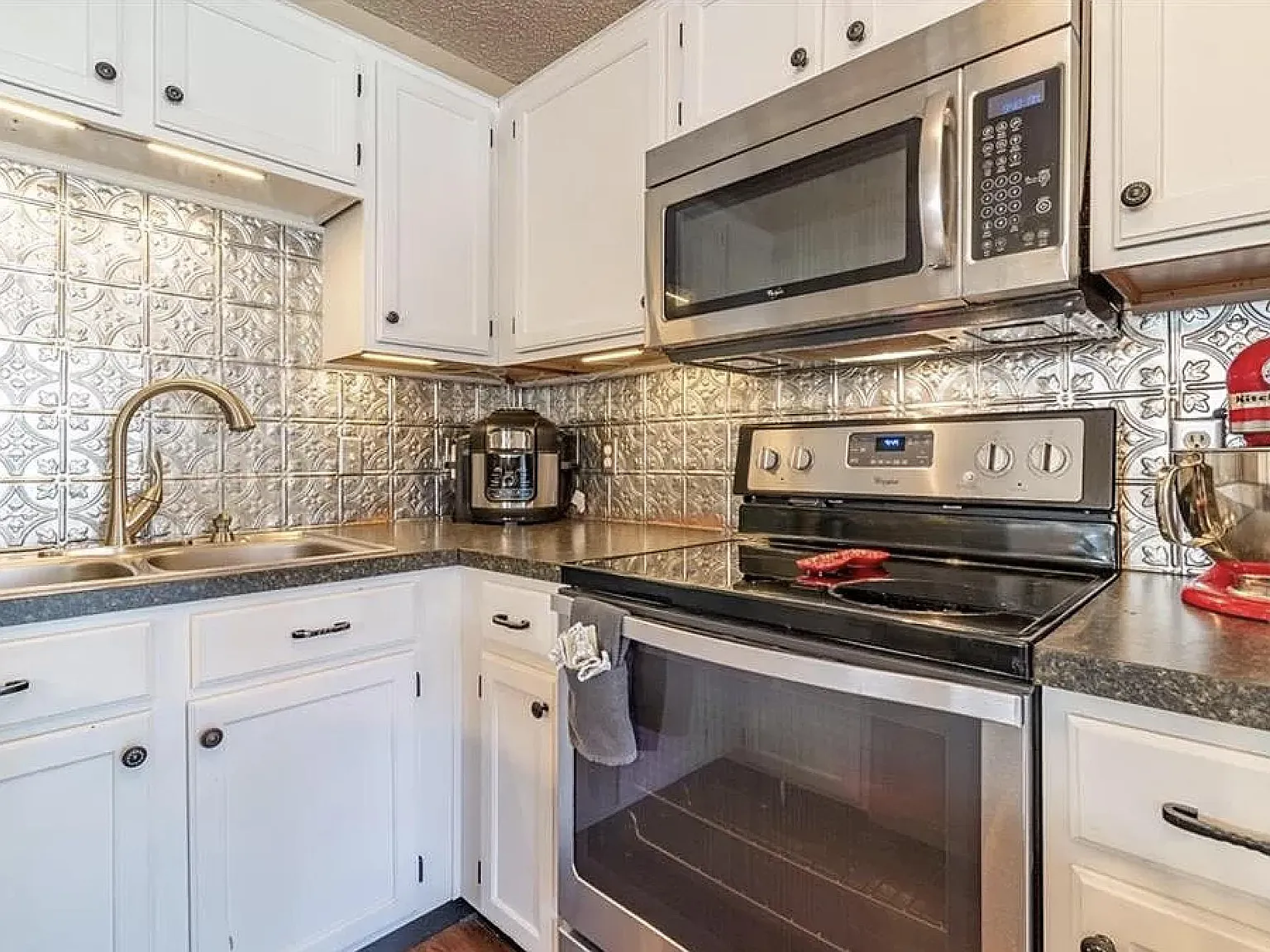3 bed, 1068 sqft, $2,150 — Photo 3