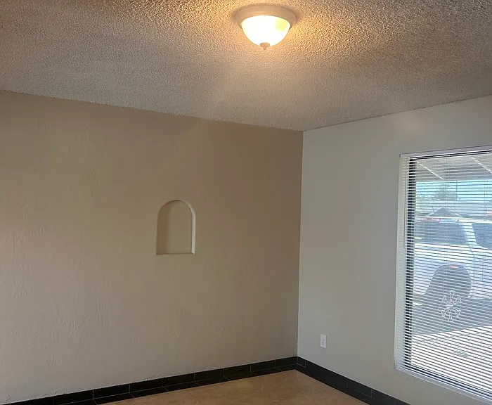 3724 W Gardenia Ave — Photo 10