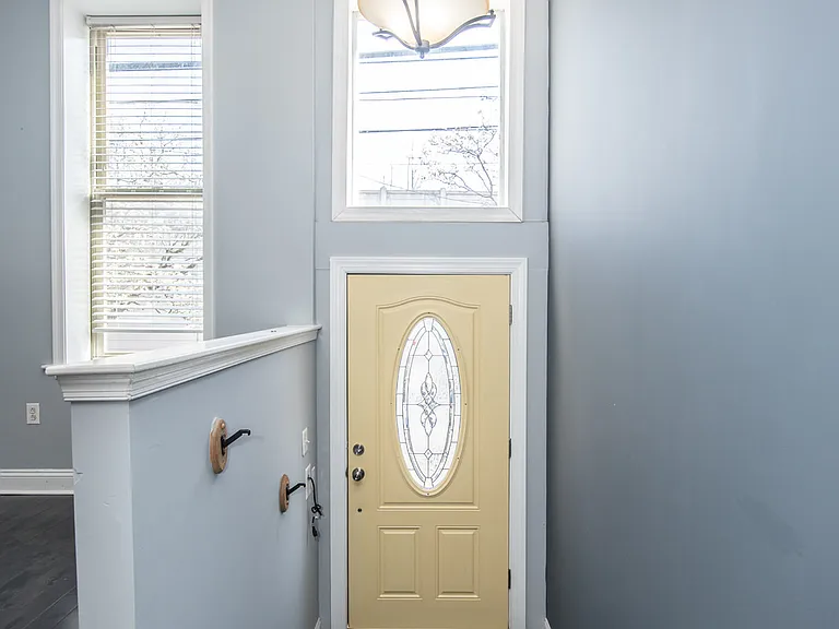 2316 E Lehigh Ave — Photo 2