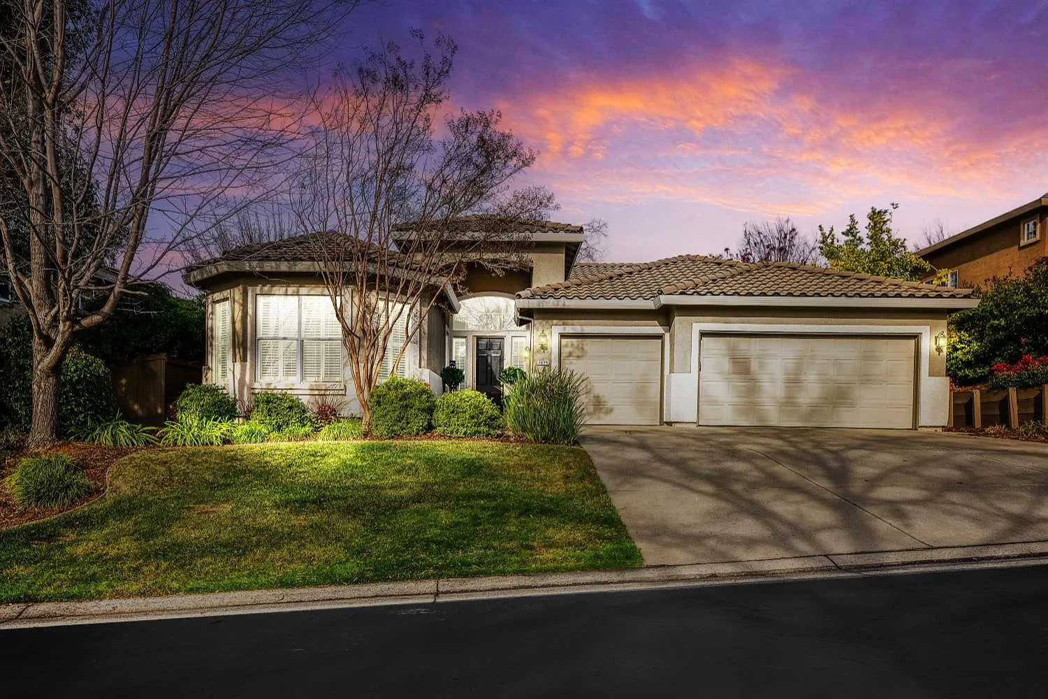 7025 Rosado Dr photo 1