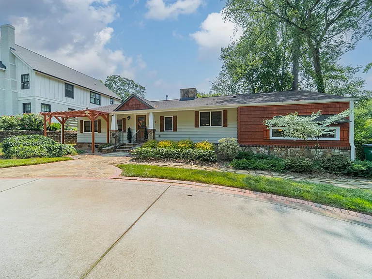3147 Windsor Dr — Photo 45