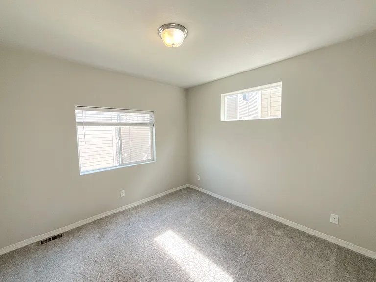 2053 Alperton Hts — Photo 22
