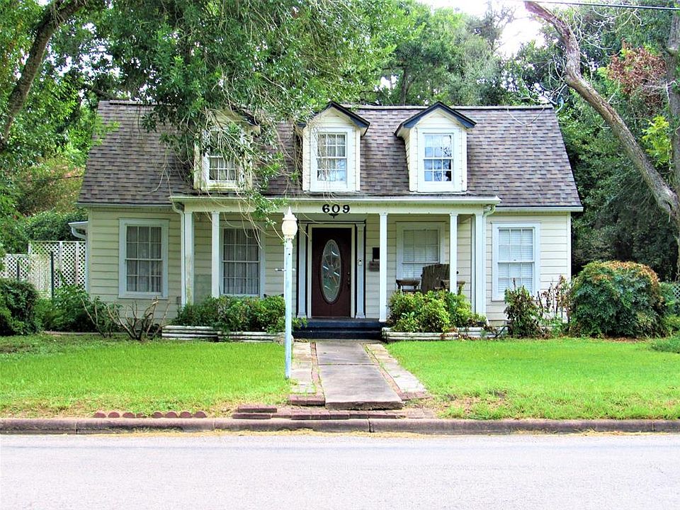 1st image of 609 Avenue C