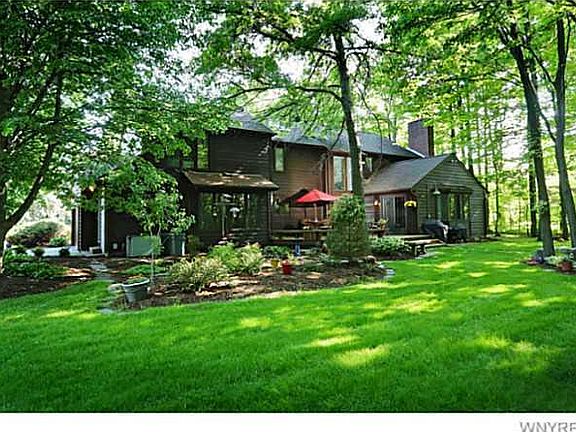 2nd image of 12 Cambridge Ct