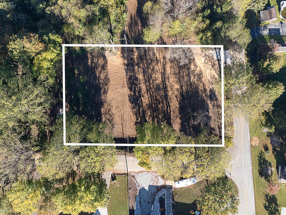 1st image of Dogwood Ln