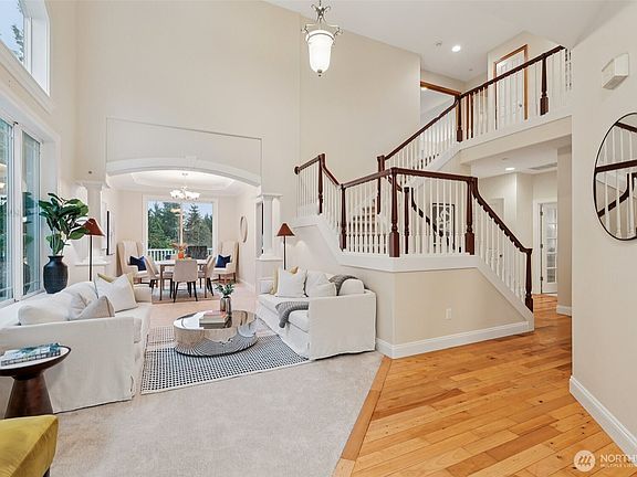 3rd image of 4707 NE 7th Place