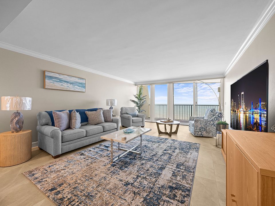 family room downstairs overlooking ocean