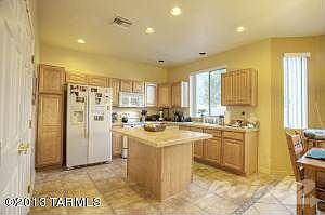 Spacious Kitchen & Island